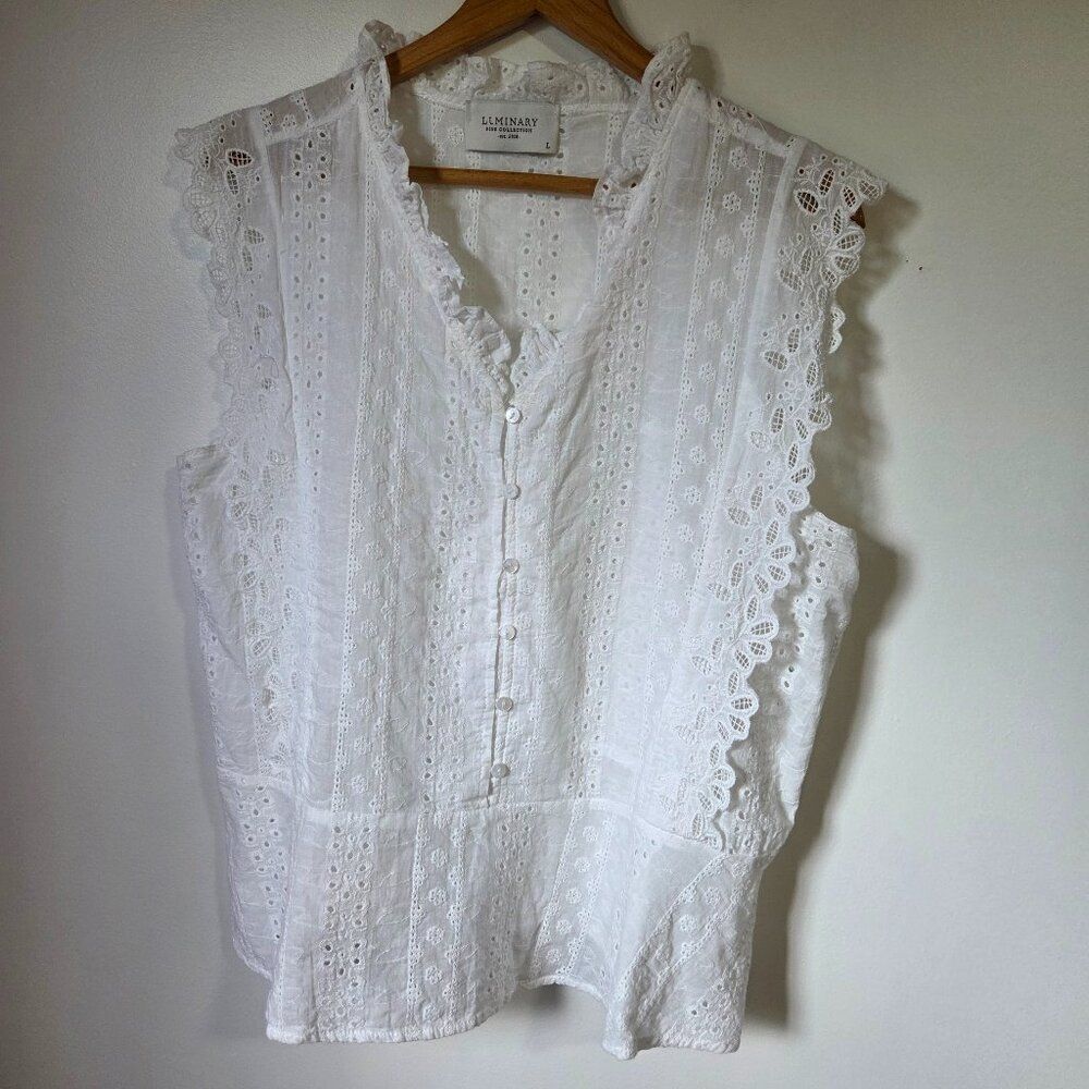 EUC LIKE NEW LUMINARY FINE COLLECTION WHITE LACED BRODERI ANGLAISE TOP SIZE L
